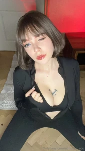 Just sitting here completely ruining your self-control with one pose