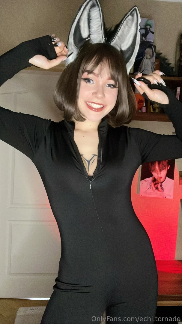 One zip down and i m all yours 