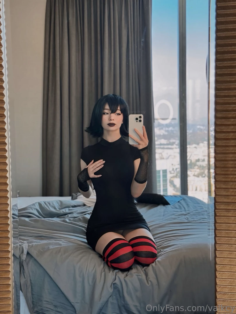 You walk in a see me like this wyd 