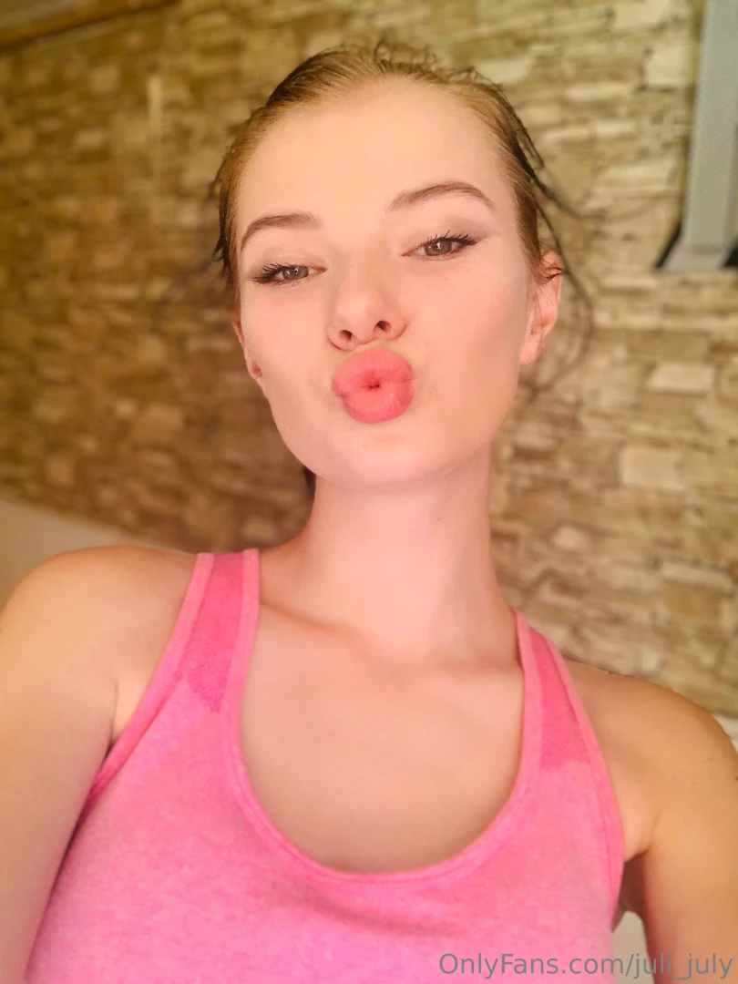 Good morning i m sending you my kiss and also a photo of my ass part 2 