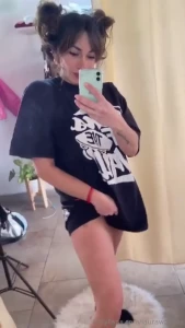Have you seen a milf in oversize clothes hehe i m a unique woman i