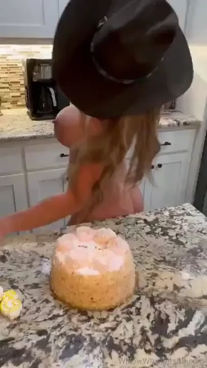 Just imagine your singing happy birthday to me while i have some cake 