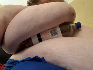 Some nice simple boob comparison