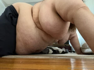 So it turns out my belly touches the floor if i m on my knees part 1