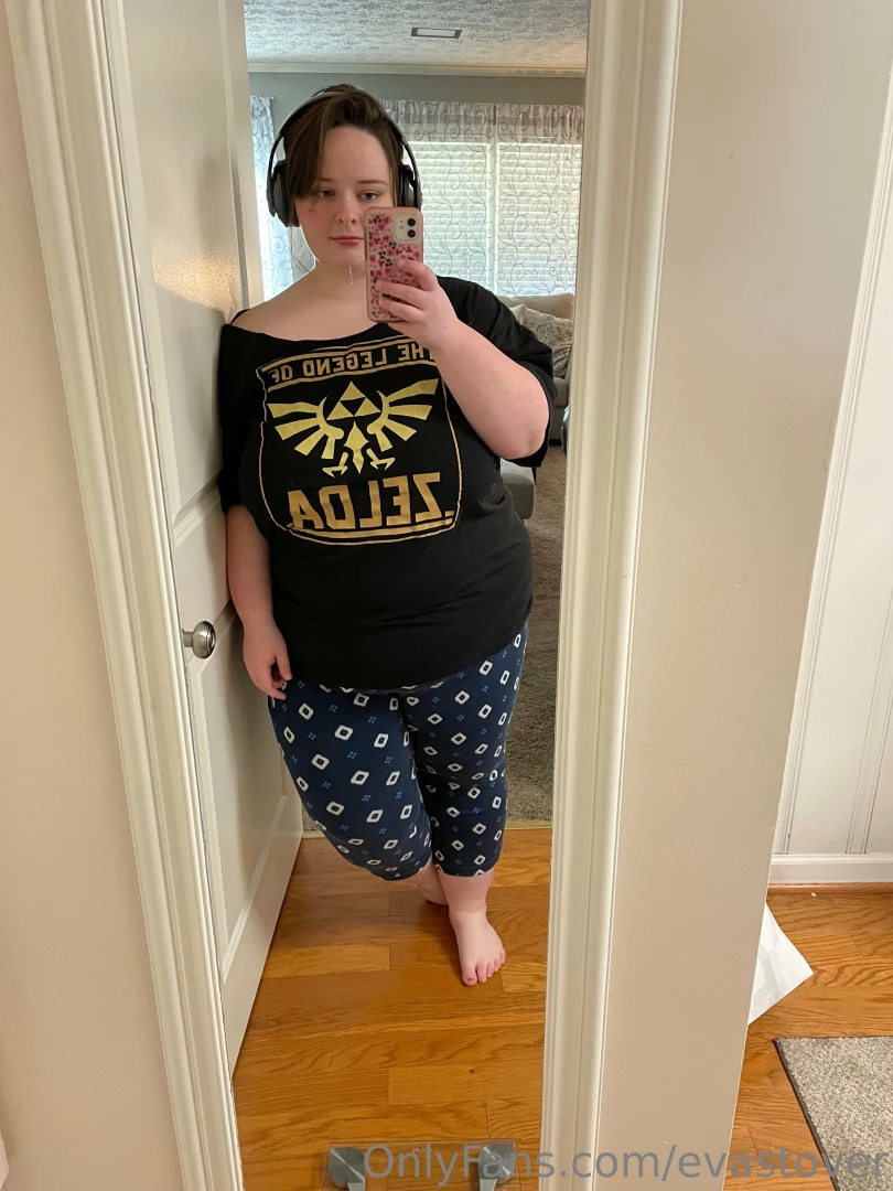 This is the outfit i told myself i d clean the house in i swear i m part 1 