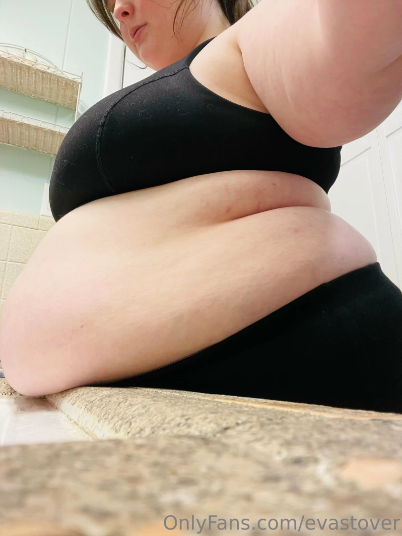 Was brushing my teeth when i noticed i ve got a little 