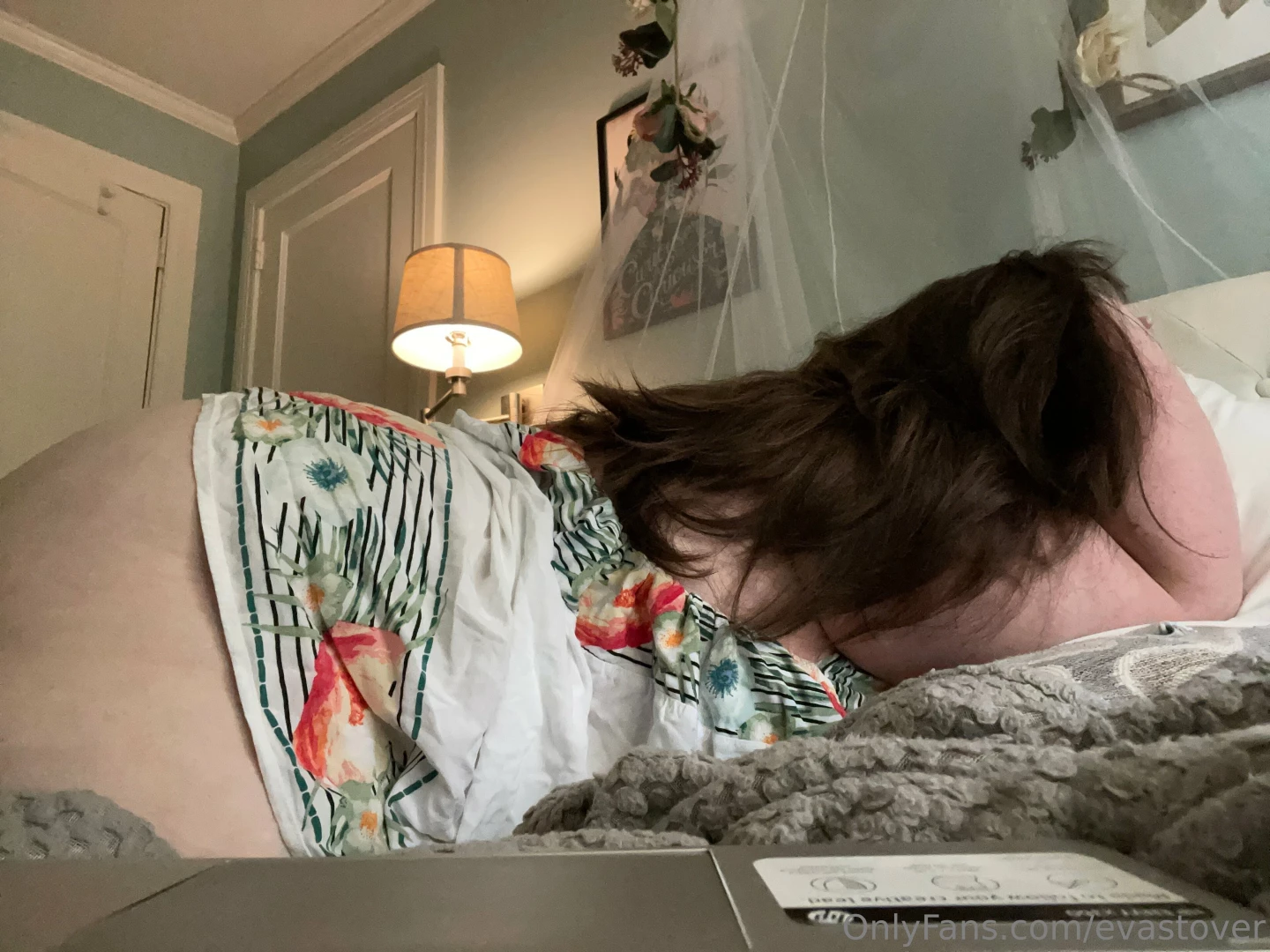 Make me brace myself against the headboard 