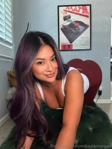 I wanna feel your tongue all over my tits