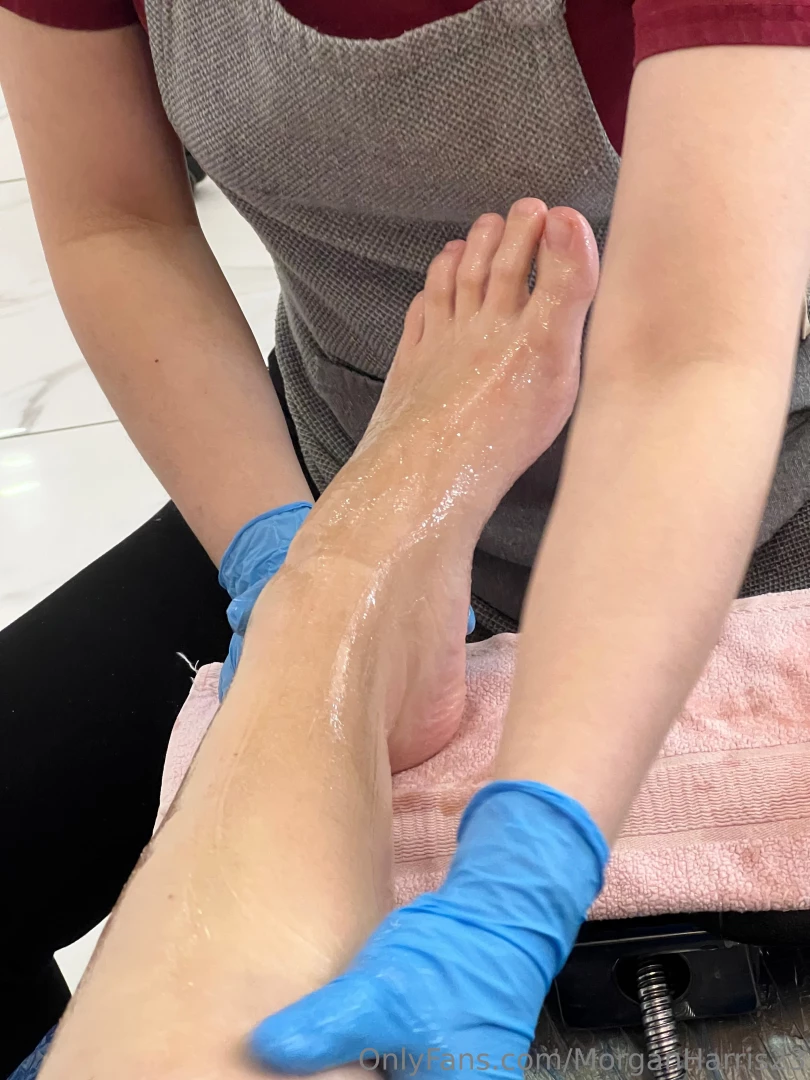 Be a good boy and buy mommy a pedicure everyone who tips gets a free 