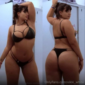 Argentine arianbabe stretch her holes to the max feel pleasure as she part 434