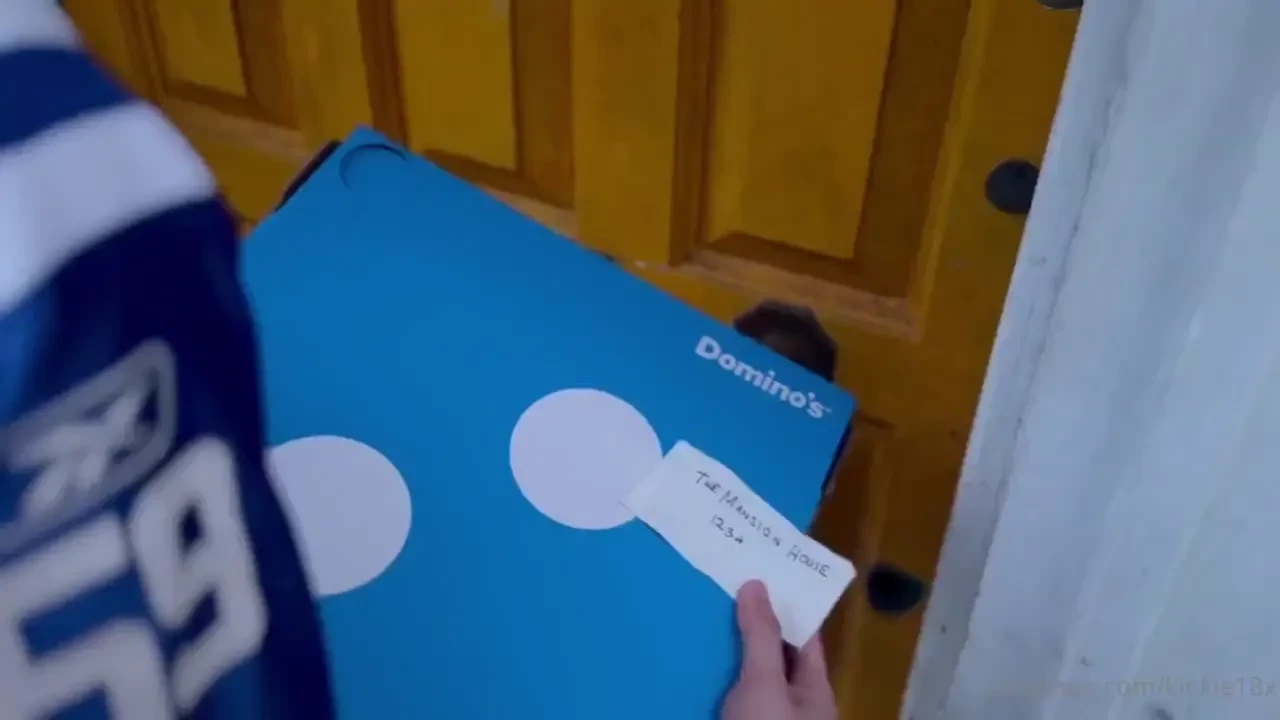 Part 1 on my pizza delivery round i found myself at the entrance of a 