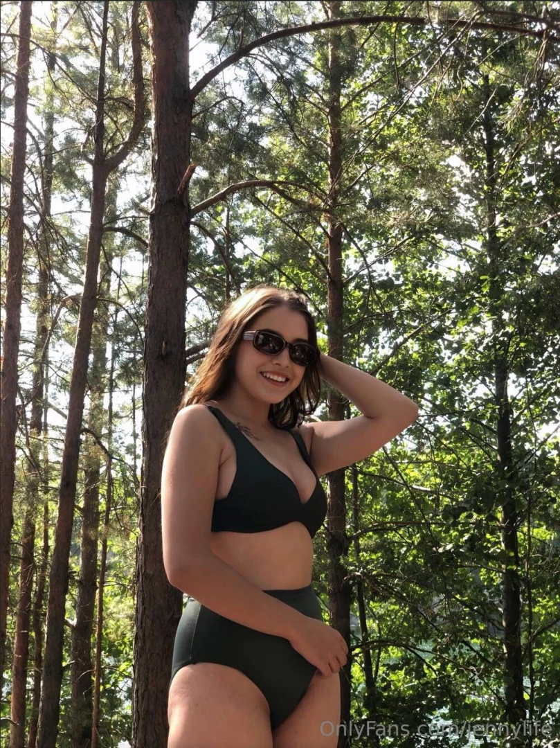 Annie_saint now wet she loves having her juicy ass squeezed this part 42 