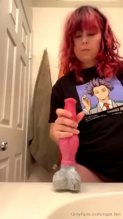 My first attempts at using this giant knotted dog dildo and damn this 