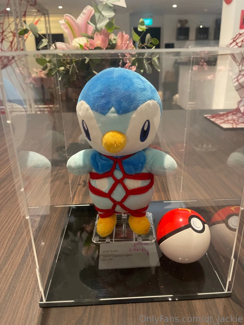 Cute shibari exhibition 