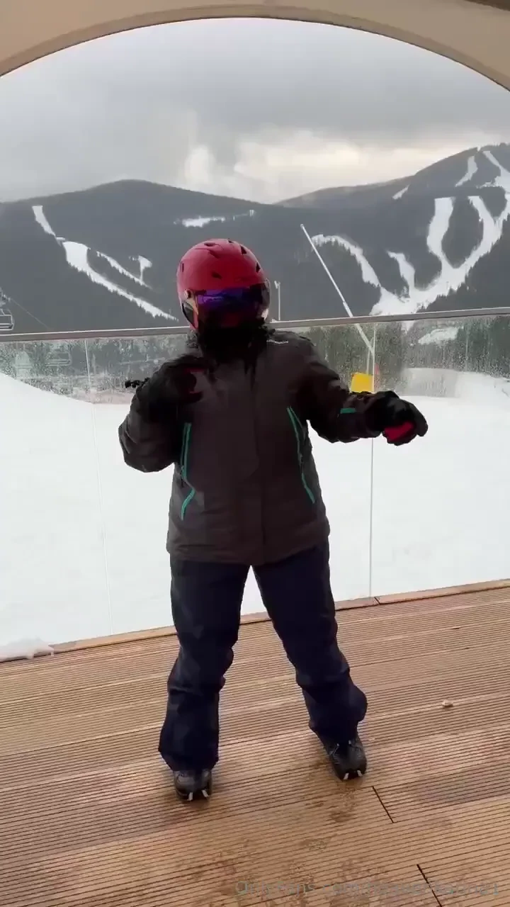 I love ski but even more i love techno 