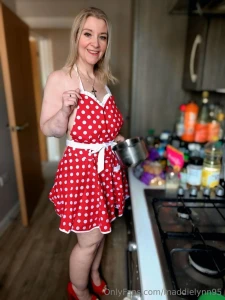 Tasty muffins british milf wants to feed you treats all day long vip