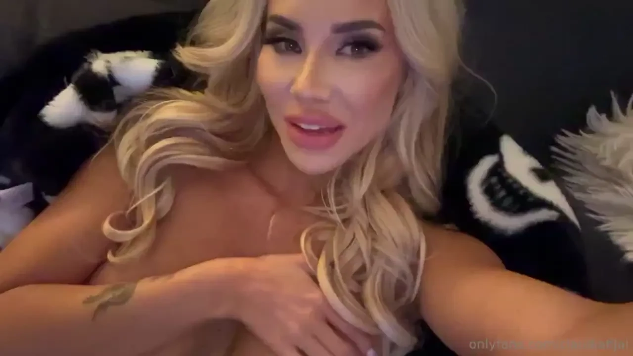 Dm me asap to book a video call taking them for the next 4 hours 