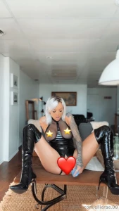 Who likes naughty girls in leather unlock to watch me stuff my pussy 6