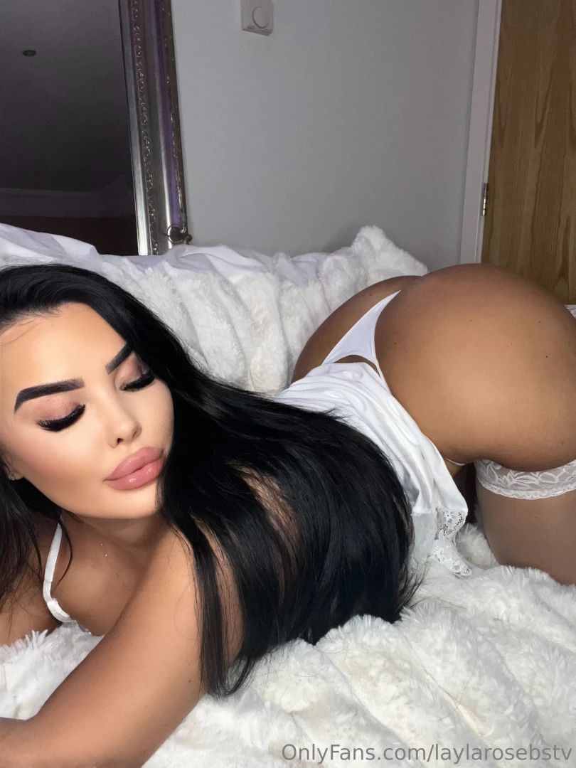 Do you worship my juicy ass 