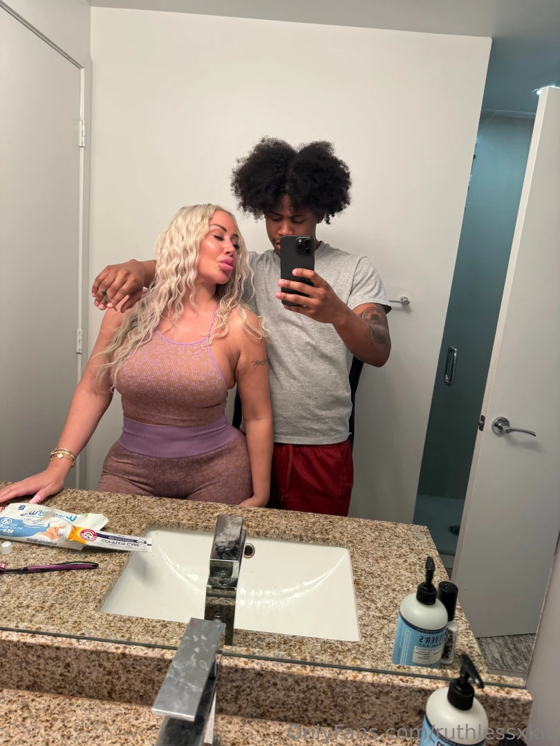 Uptown been hiding she finally pulled up on me and put that fat part 1 