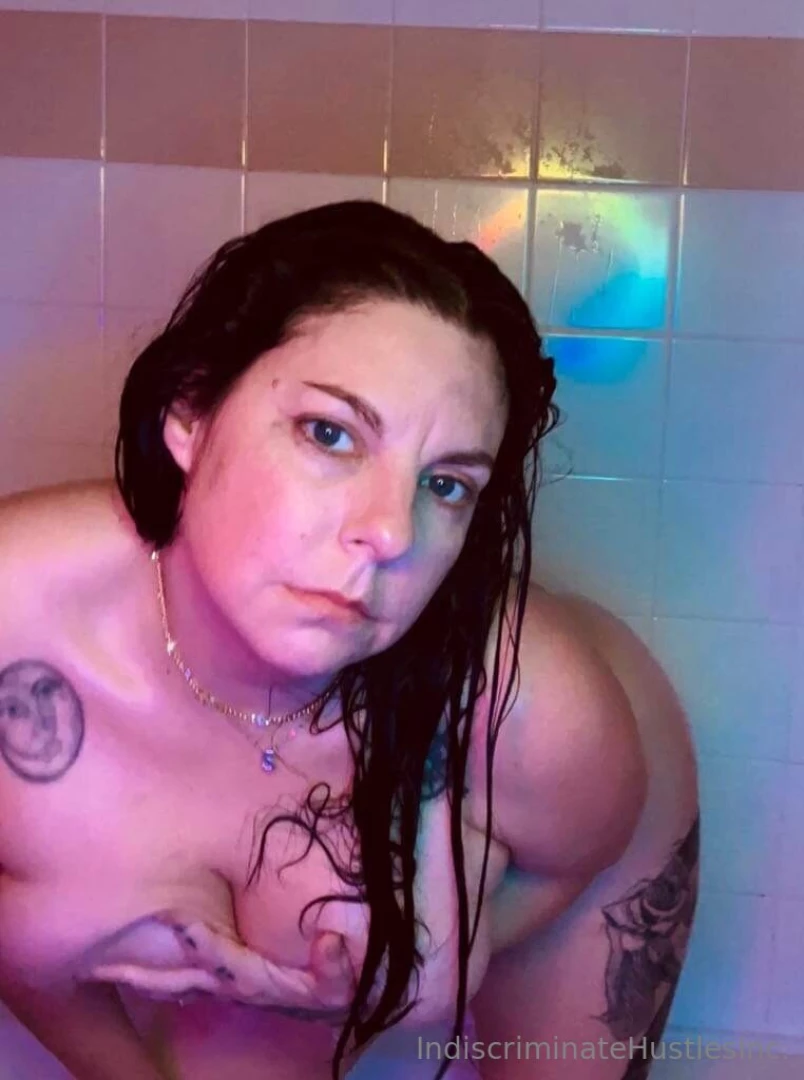 All clean daddy why don t you come over and help me get dirty hmu 