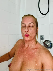 I got soo dirty i had to scrub-a-dub-dub lol enjoy kisses