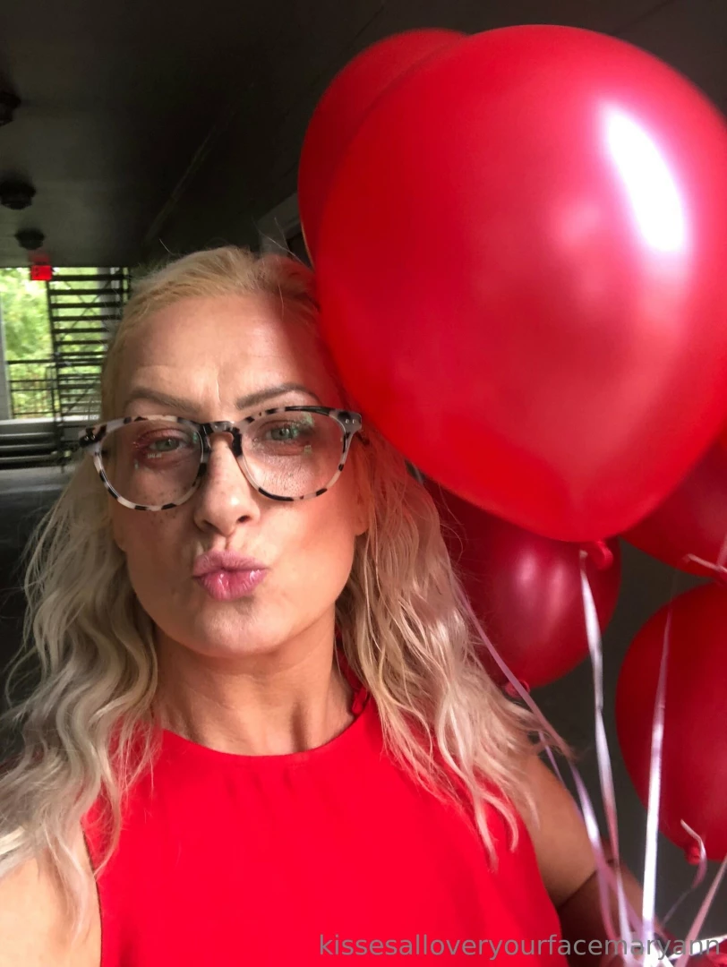 Happy sunday funday well i hope you re having a good day i m not naked part 1 