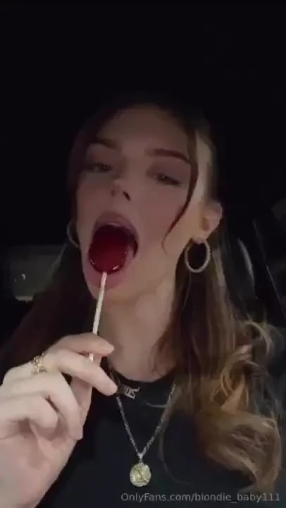 I wanna lick yo lollipop 