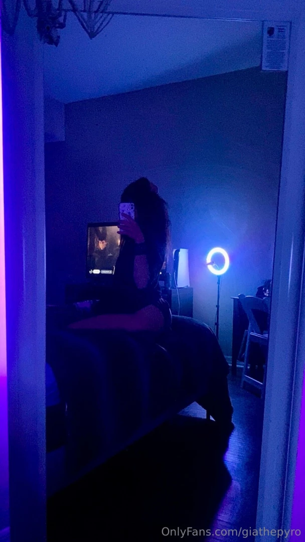 A little night owl swipe through i ll be doing these naked on my part 4 