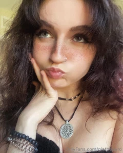 Discount for wet wednesday - 13 videos - 6 pics chat me now babes part 2