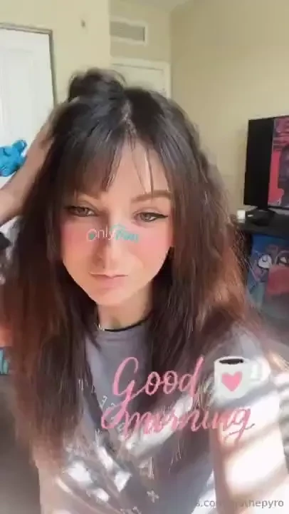 Happy friday cuties btw i m awake before noon can i get a good girl 