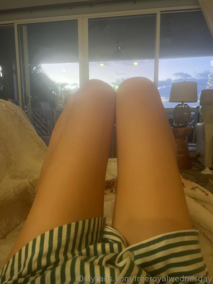 Hot dogs or legs part 2 