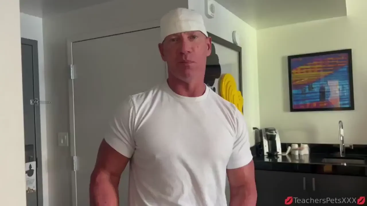 Glazed donut - i was heading to get some donuts and ashley wanted 