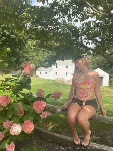 Give me flowers and give me head