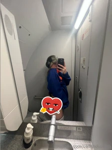 Tip me and i ll send you my best ass pics