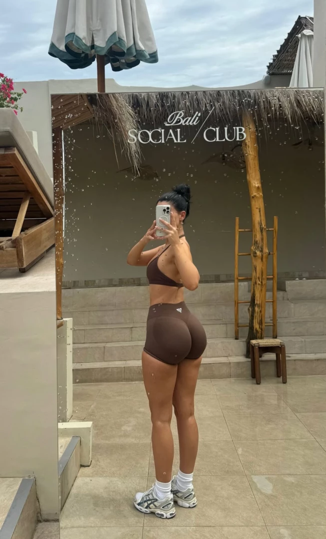 Whole lotta backkkkkk 