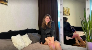 Do you prefer lace or nothing which choice will you make now