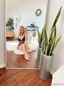 Feeling lonely dm me right now and i ll fix that part 1