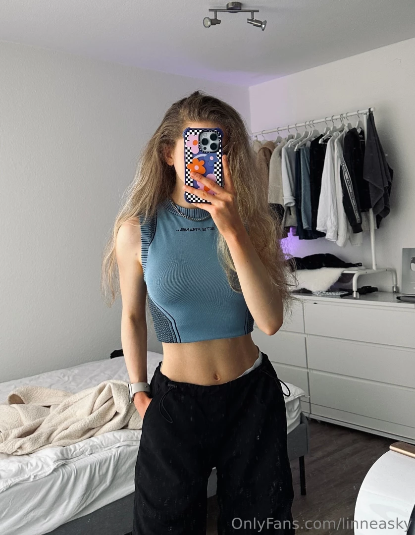 Die extra spicy bilder kommen im chat deswegen bleib da auch auf dem 