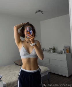 Check deine nachrichten f r mehr bilder ohne hose