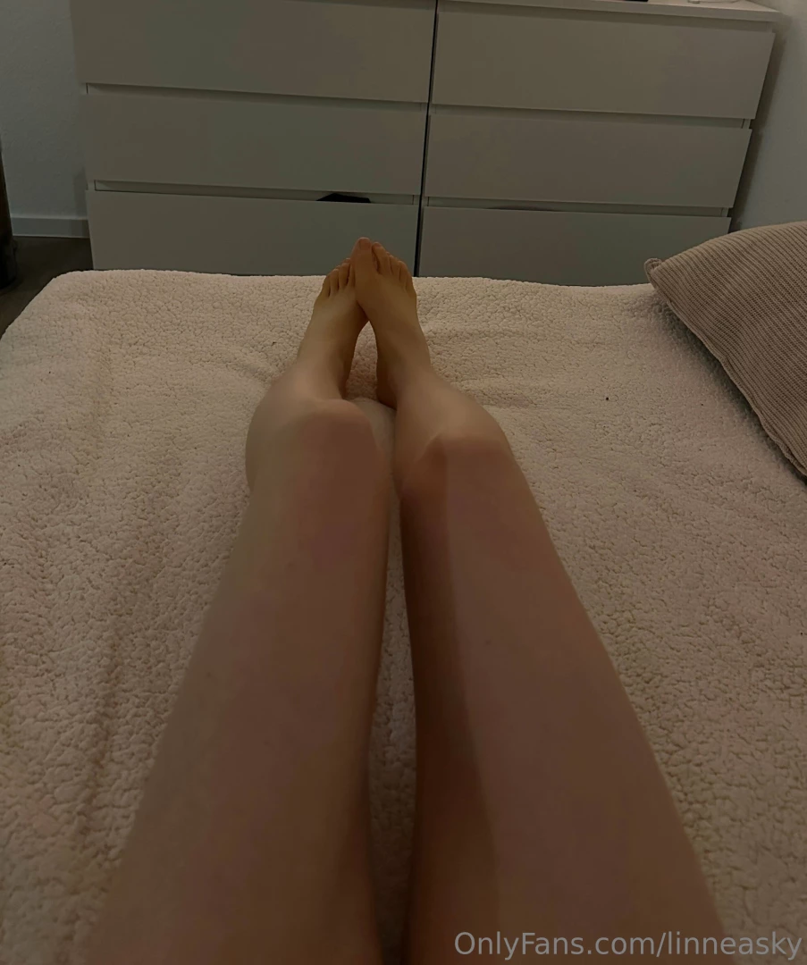 Who wants to join me in bed right now 
