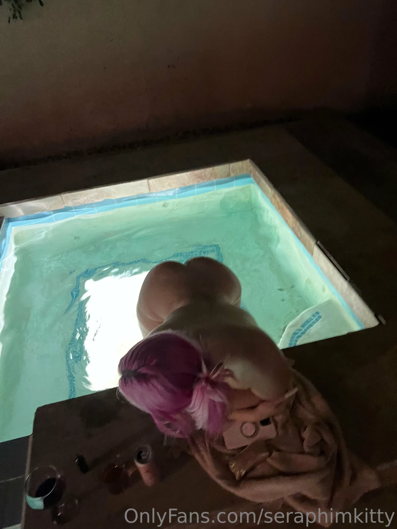 Need to be fucked in the jacuzzi 