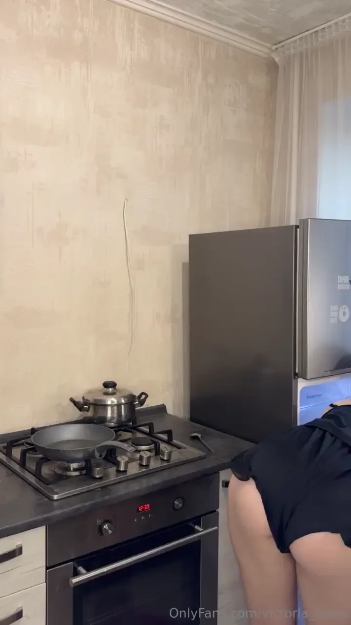 Every time i stand in the kitchen i feel my femininity blossom it s 