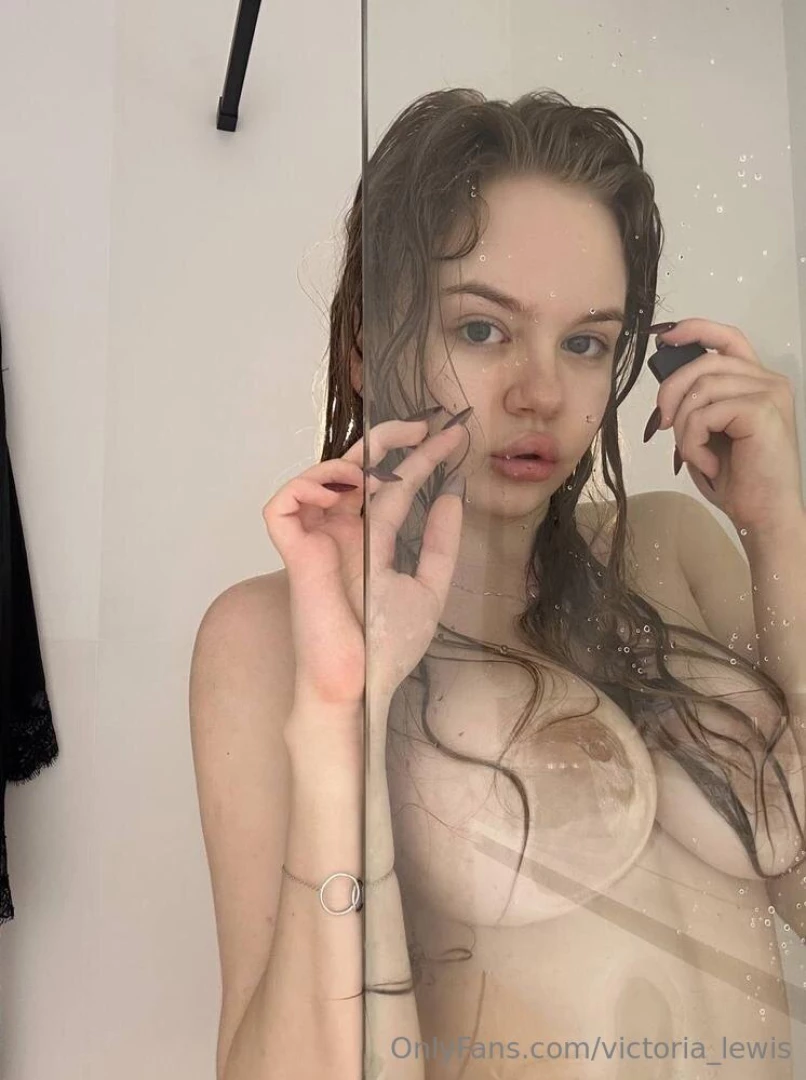 Emilylune look at this skinny bitch with big tits emilylune she really 