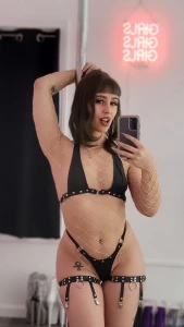 Who doesn t love a sexy little mirror selfie