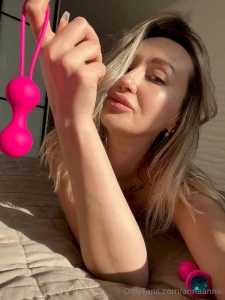 Anal queen subscribe to this bitch for free emmaabell look at what she part 266