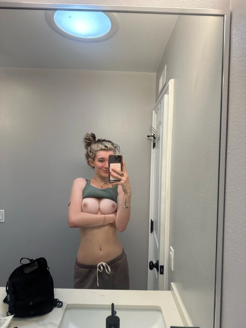 Woke up from a nap so horny 