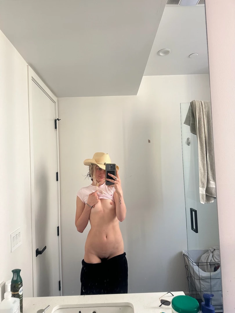 Would u let this cowgirl ride ur pony 