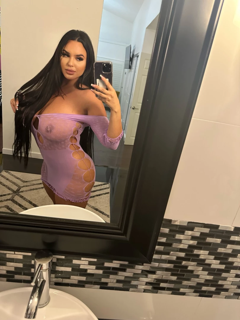 Idk why i m so fucking horny today 