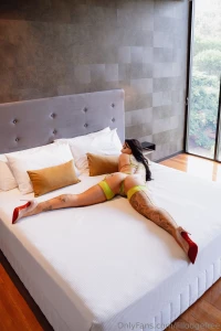 What s going on on my paid page for 9 99 you get access to 2 000